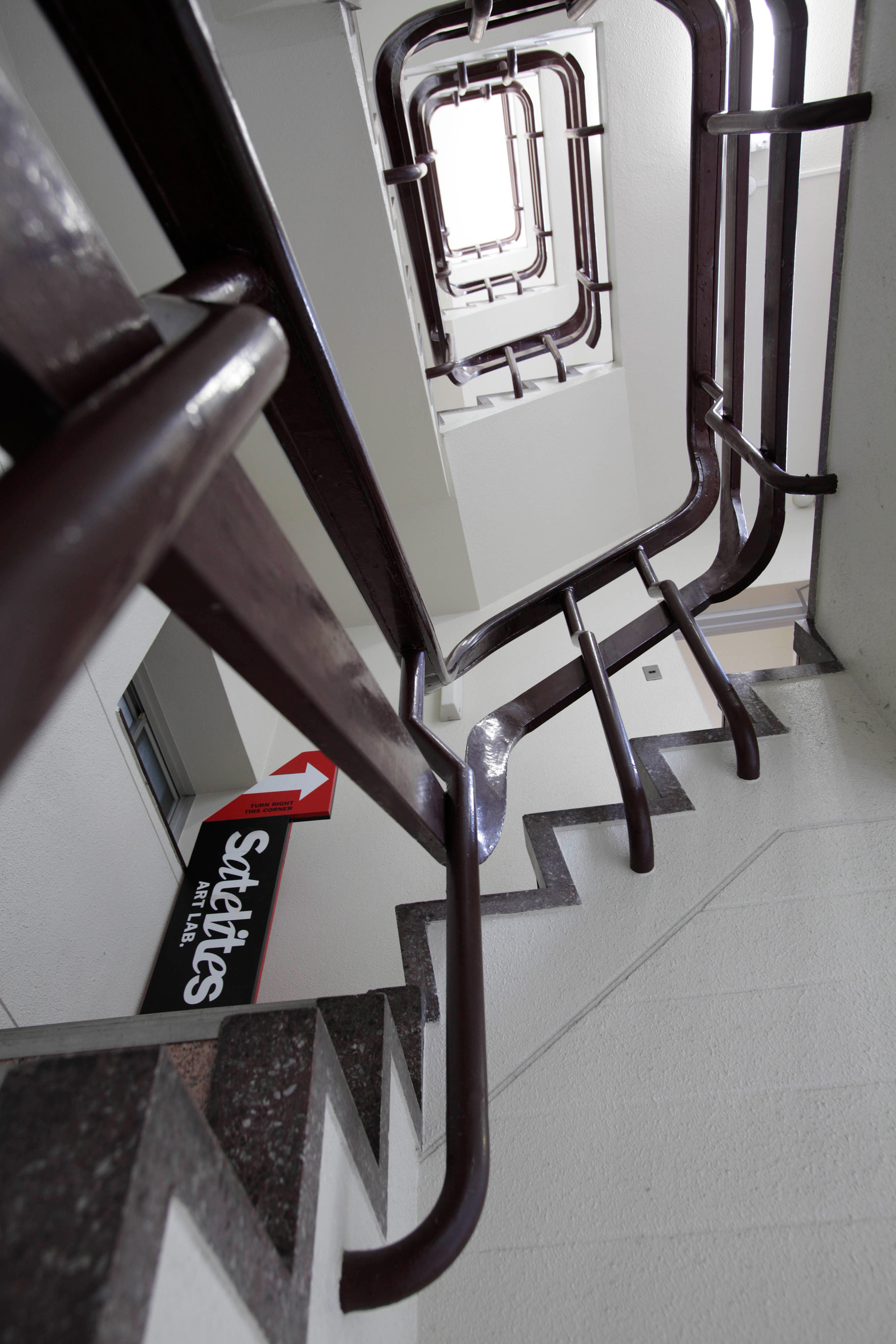 表参道駅A5出口より徒歩1分に位置するアートギャラリーSatelites ART LABの外観